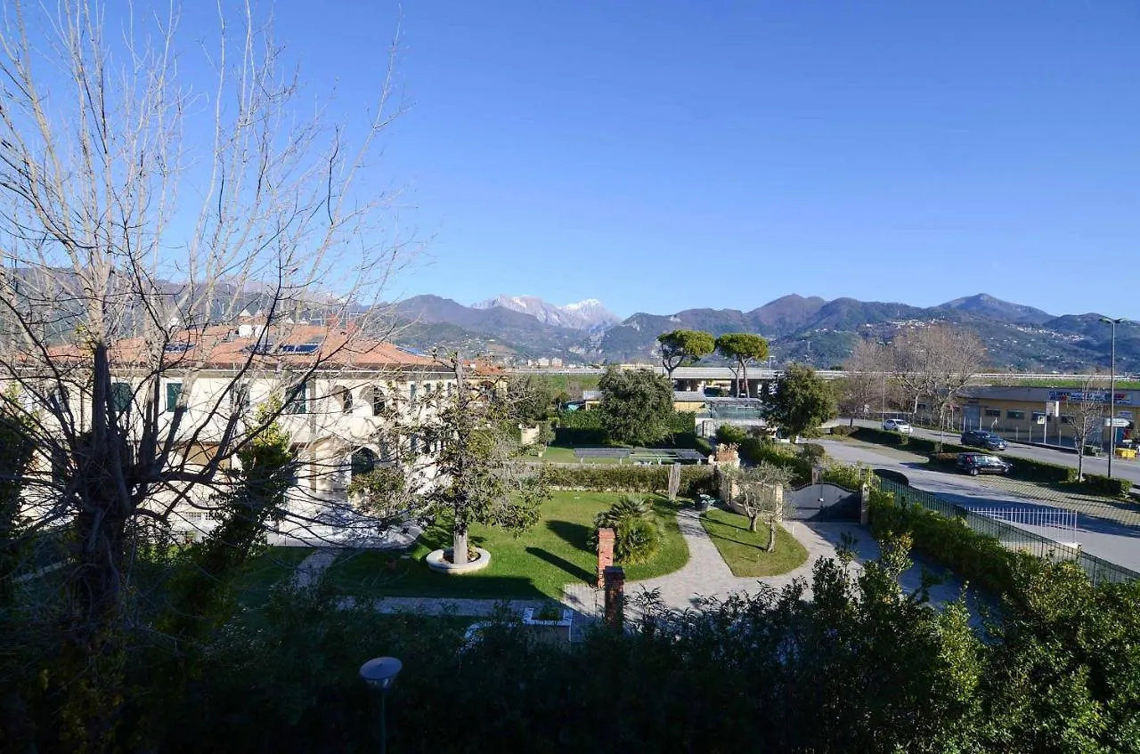 Luxury Apartments Forte Dei Marmi 0*,